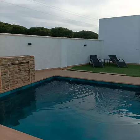 Piscina Privada Con Cascada